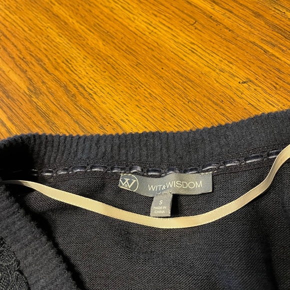 Wit & Wisdom Crochet Inset Blouson Sleeve Pullover. - Picture 3 of 5